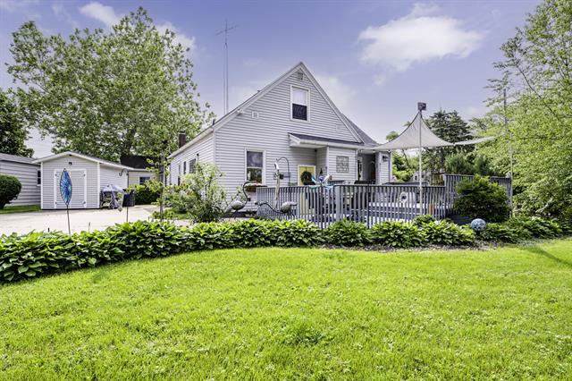 front view for 911 Botham Avenue, Saint Joseph, Mi. 49085