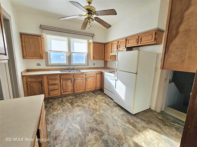 Builiding view eleven for 505 Yale, Saginaw, MI. 48602