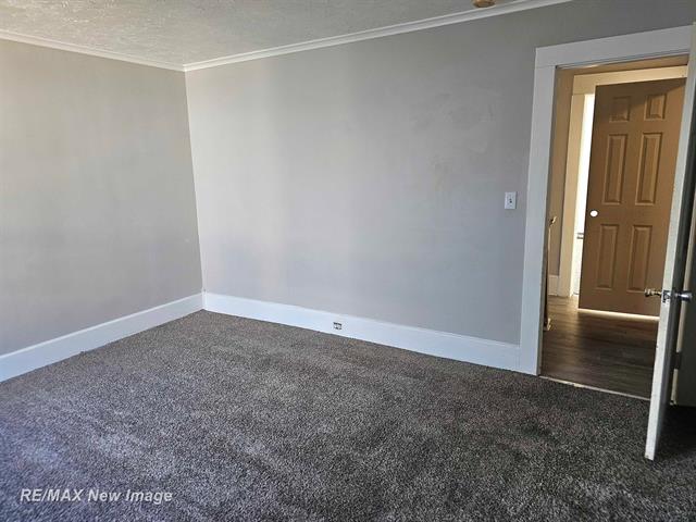 Builiding view sixteen for 505 Yale, Saginaw, MI. 48602