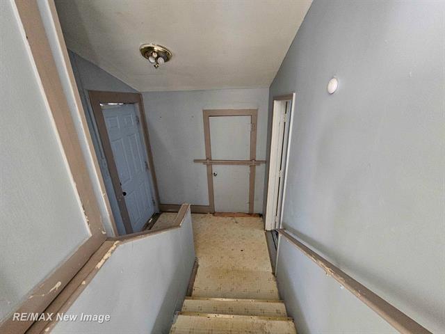 Builiding view thirty five for 505 Yale, Saginaw, MI. 48602