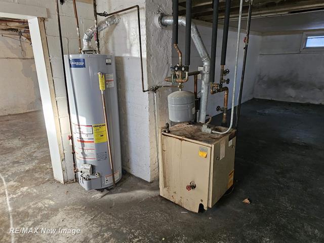 Builiding view thirty six for 505 Yale, Saginaw, MI. 48602