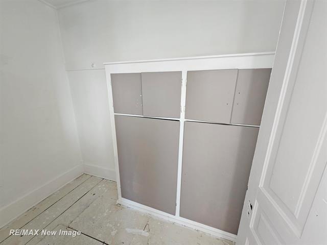 Builiding view thirty for 505 Yale, Saginaw, MI. 48602