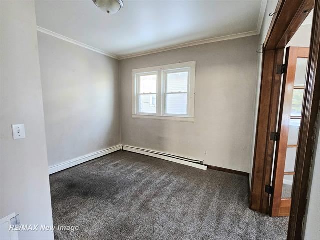 Builiding view twelve for 505 Yale, Saginaw, MI. 48602