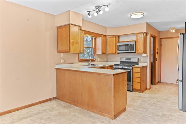 Builiding view six for 182 Twin Lakes Dr., Onsted, MI. 49265