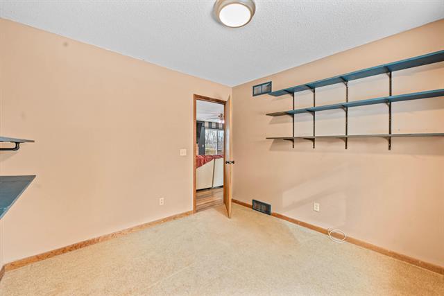 Builiding view twenty for 182 Twin Lakes Dr., Onsted, MI. 49265