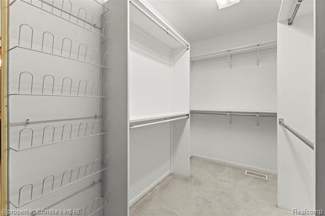 Builiding view seventeen for 6166 Natures Cove, Grand Blanc, MI. 48439