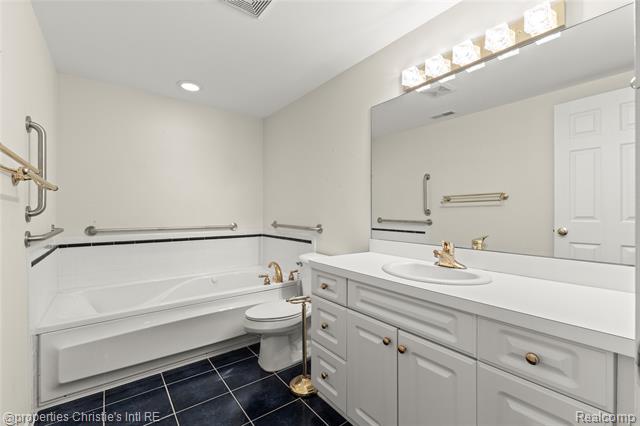 Builiding view thirty five for 6166 Natures Cove, Grand Blanc, MI. 48439