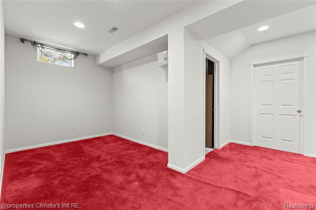 Builiding view thirty three for 6166 Natures Cove, Grand Blanc, MI. 48439