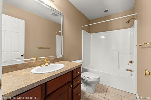 Builiding view twenty six for 6166 Natures Cove, Grand Blanc, MI. 48439