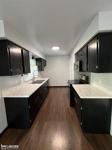 Builiding view eleven for 563 Metcalf, Imlay City, MI. 48444