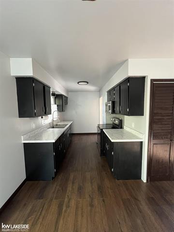 Builiding view ten for 563 Metcalf, Imlay City, MI. 48444