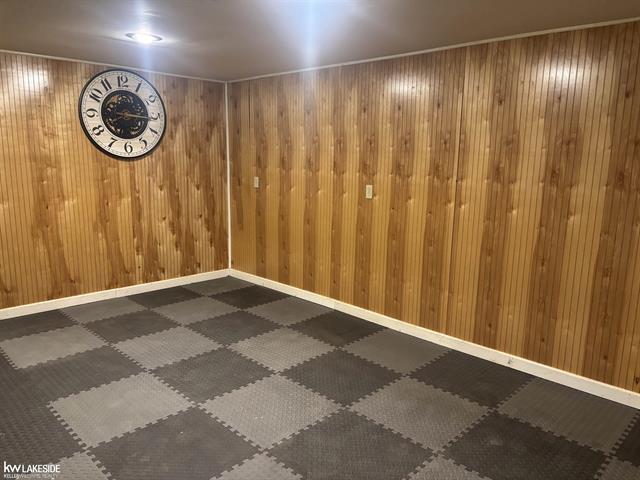 Builiding view twenty for 563 Metcalf, Imlay City, MI. 48444