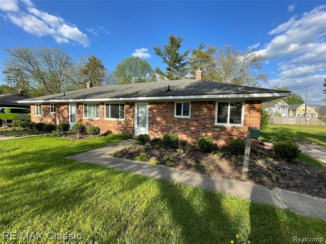 front view for 184 John Street, Highland, Mi. 48356