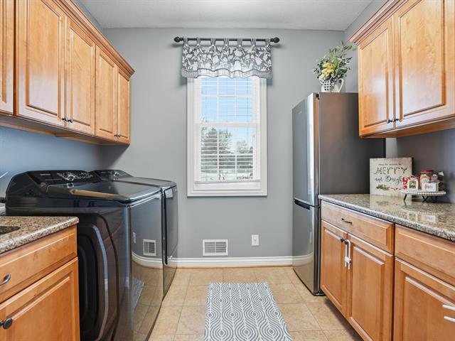 Builiding view twenty seven for 2530 Rauch, Temperance, MI. 48182