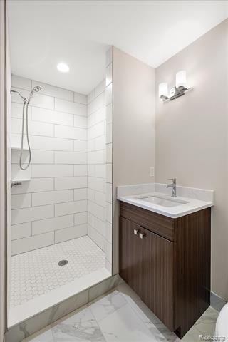 Builiding view forty five for 2921 Walsh, Rochester, MI. 48309