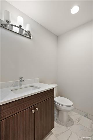 Builiding view forty one for 2921 Walsh, Rochester, MI. 48309
