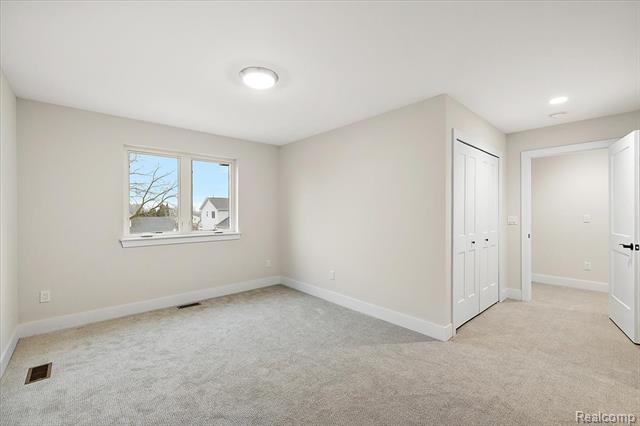 Builiding view forty three for 2921 Walsh, Rochester, MI. 48309