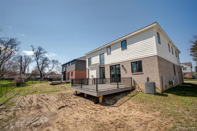 Builiding view fifty four for 2911 Walsh, Rochester, MI. 48309