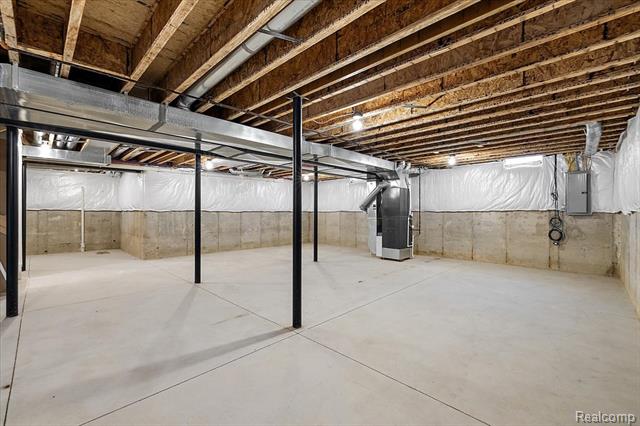 Builiding view forty seven for 2911 Walsh, Rochester, MI. 48309