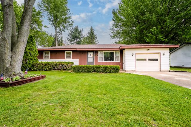 front view for 1757 N Sierra Way, Stevensville, Mi. 49127