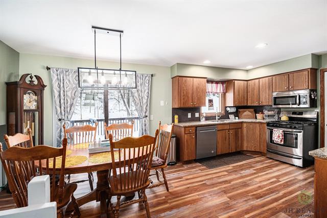 Builiding view fourteen for 446 Adaway, Ada, MI. 49301