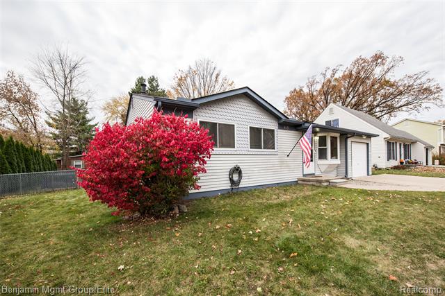 Builiding view one for 115 Wellington, South Lyon, MI. 48178