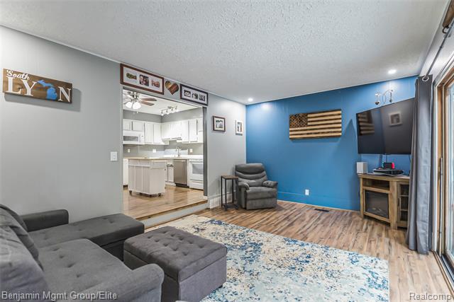 Builiding view twelve for 115 Wellington, South Lyon, MI. 48178