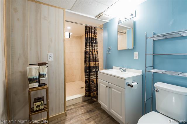 Builiding view twenty five for 115 Wellington, South Lyon, MI. 48178