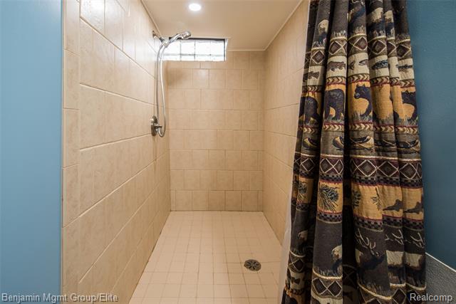 Builiding view twenty six for 115 Wellington, South Lyon, MI. 48178