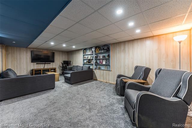 Builiding view twenty three for 115 Wellington, South Lyon, MI. 48178