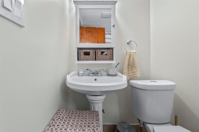 Builiding view fifteen for 1125 Hickory, Hillsdale, MI. 49242