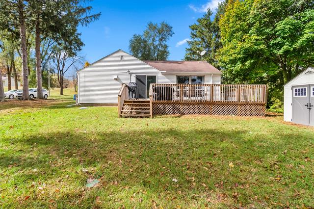 Builiding view twenty one for 1125 Hickory, Hillsdale, MI. 49242