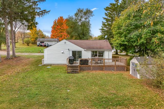 Builiding view two for 1125 Hickory, Hillsdale, MI. 49242