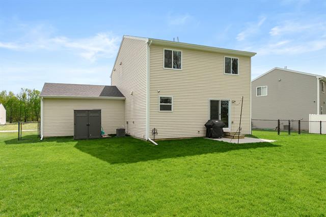 Builiding view thirty nine for 5211 Lake Pines, Vicksburg, MI. 49097