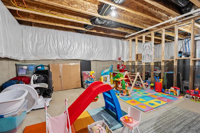 Builiding view thirty one for 5211 Lake Pines, Vicksburg, MI. 49097