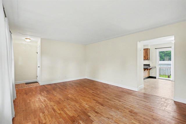 Builiding view five for 916 Sherwood, Muskegon, MI. 49441