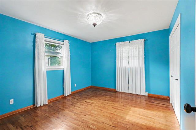 Builiding view fourteen for 916 Sherwood, Muskegon, MI. 49441