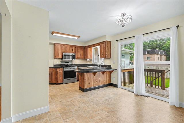 Builiding view seven for 916 Sherwood, Muskegon, MI. 49441
