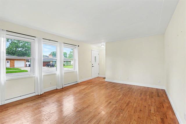 Builiding view three for 916 Sherwood, Muskegon, MI. 49441