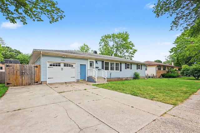 Builiding view two for 916 Sherwood, Muskegon, MI. 49441