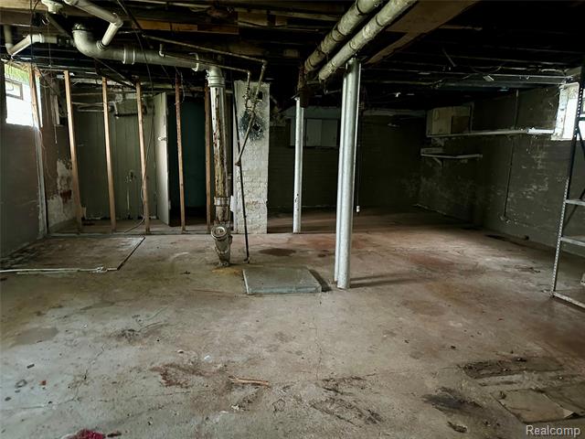 Builiding view eighteen for 3752 Van Dyke, Detroit, MI. 48214