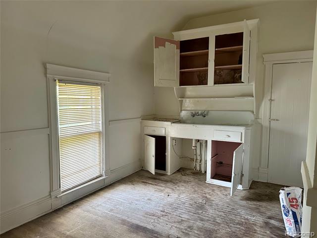 Builiding view twelve for 3752 Van Dyke, Detroit, MI. 48214