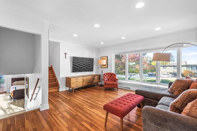 Builiding view eight for 48102 Mckean, New Buffalo, MI. 49117