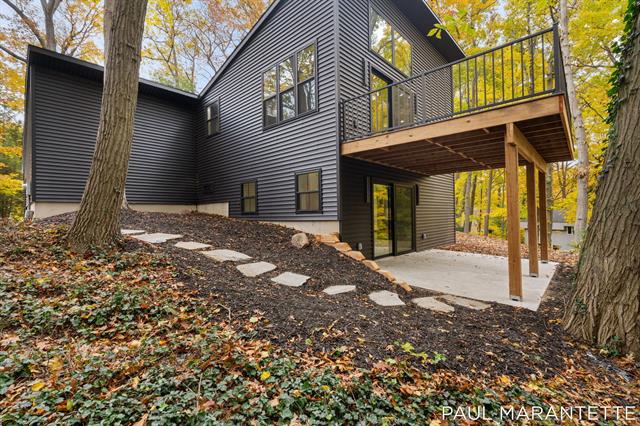 Builiding view forty four for 9421 Lakeview, West Olive, MI. 49460