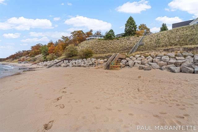 Builiding view sixty one for 9421 Lakeview, West Olive, MI. 49460