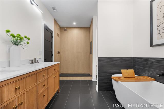 Builiding view twenty five for 9421 Lakeview, West Olive, MI. 49460