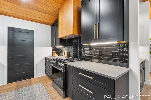 Builiding view twenty for 9421 Lakeview, West Olive, MI. 49460