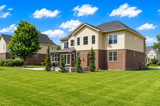 Builiding view sixty for 50443 Silverton, Canton, MI. 48187