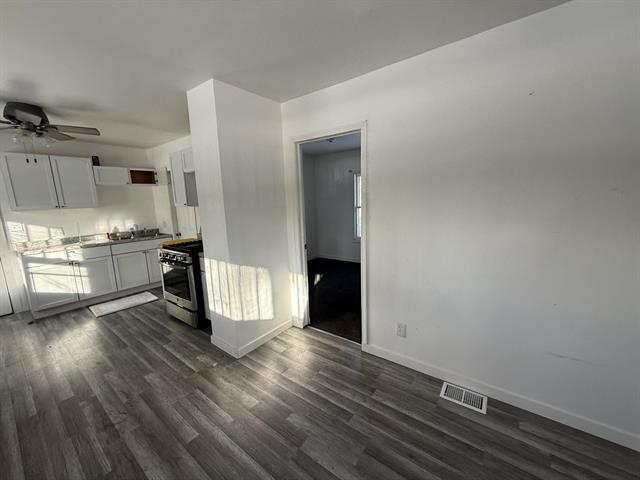 Builiding view seventeen for 591 Mary, Muskegon, MI. 49442