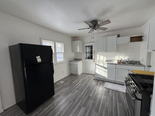 Builiding view ten for 591 Mary, Muskegon, MI. 49442